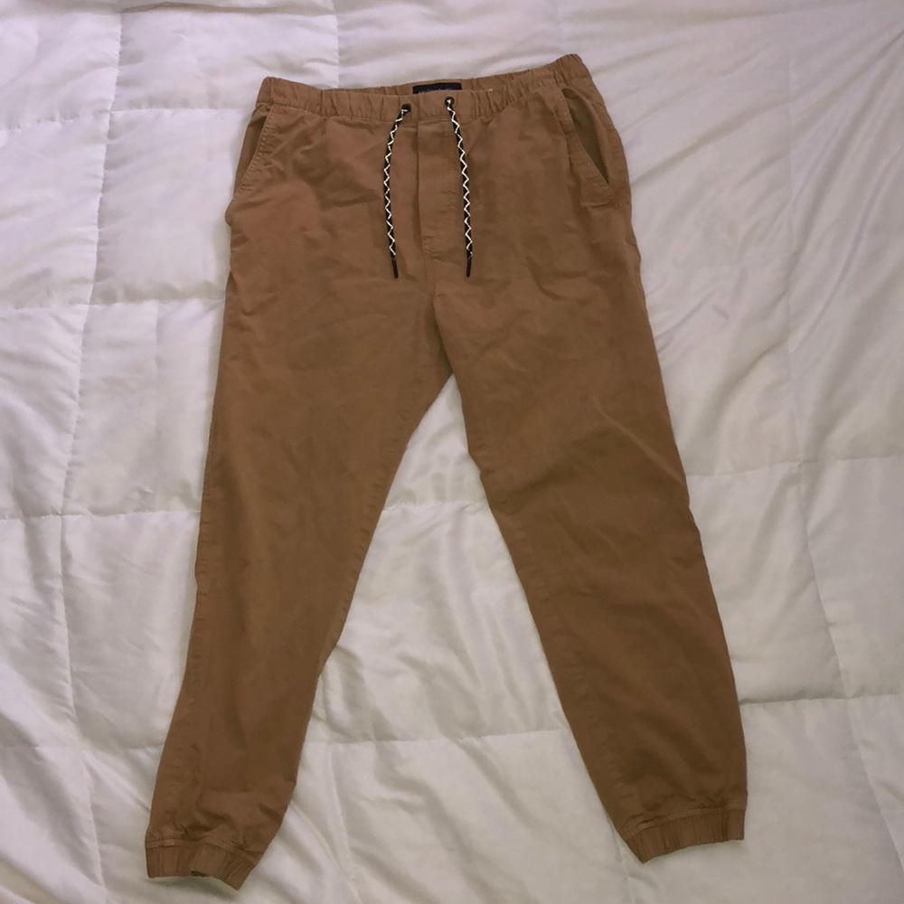 AMERICAN EAGLE KHAKI JOGGERS